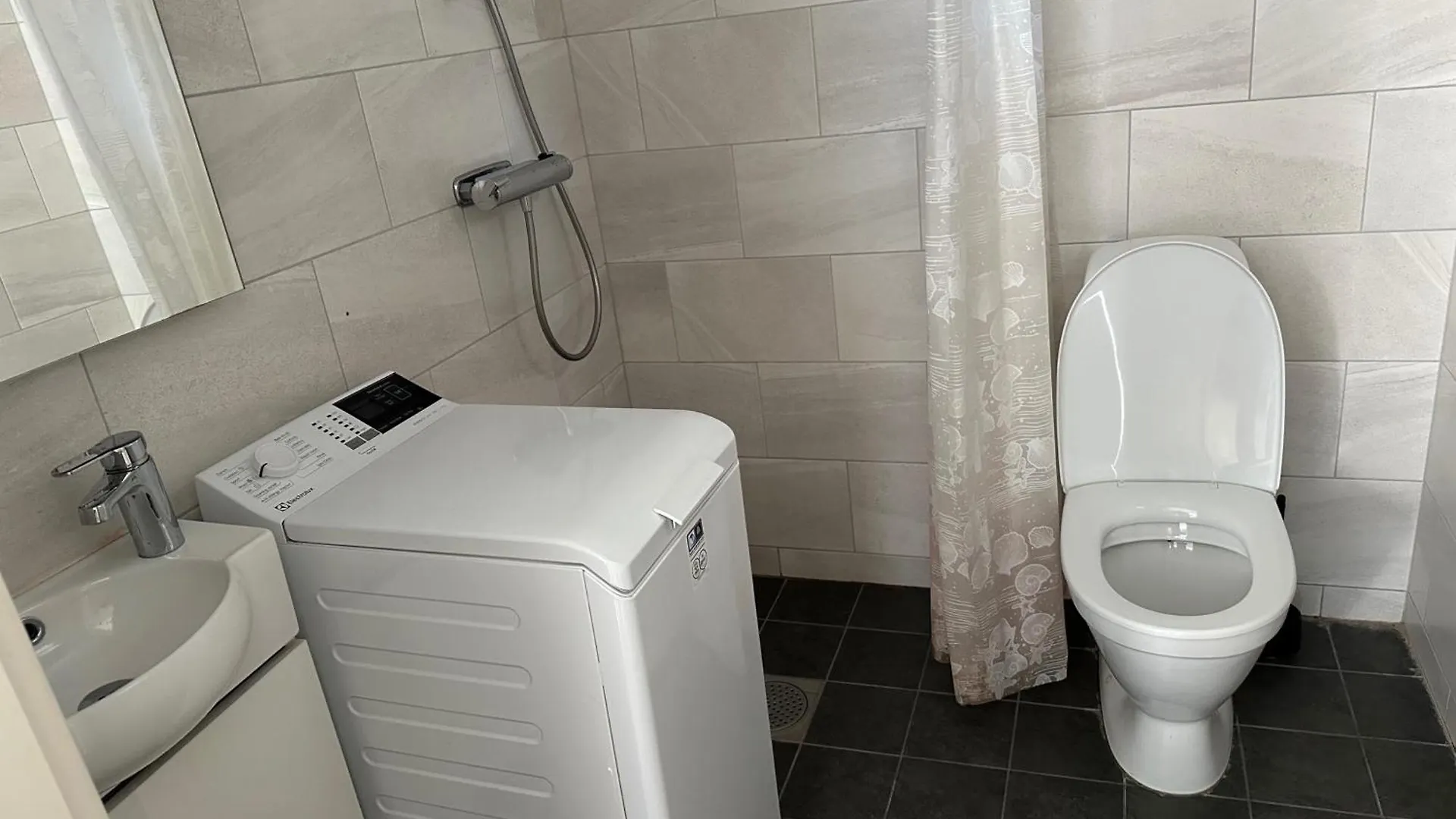 Apartment In Kista 스톡홀름 0*,